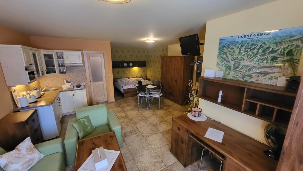 Selfness Roznava Aparthotel Ngoại thất bức ảnh